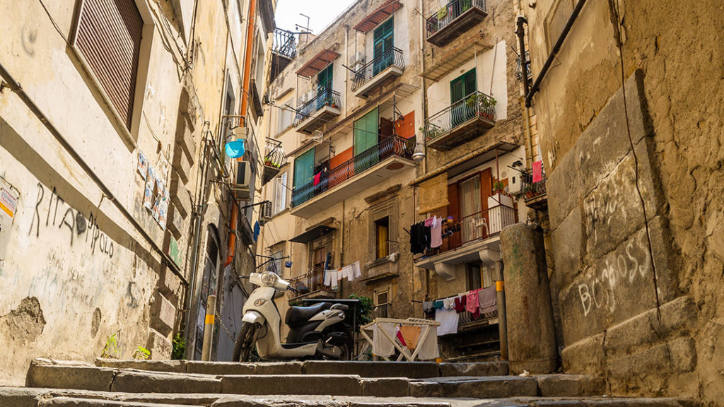 Tour dei Quartieri Spagnoli e Napoli Monumentale